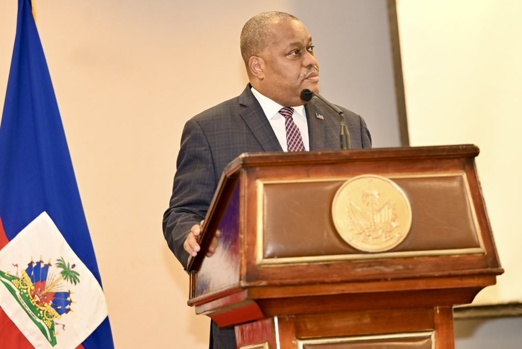 Le Premier ministre Garry Conille participe au lancement du forum national des organisations de la société civile